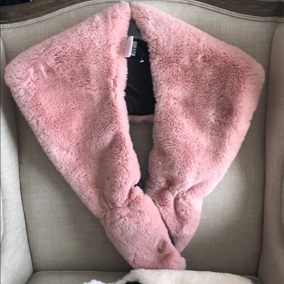 NEW Faux-Fur Pull-Through Scarf - Picture 1 of 5